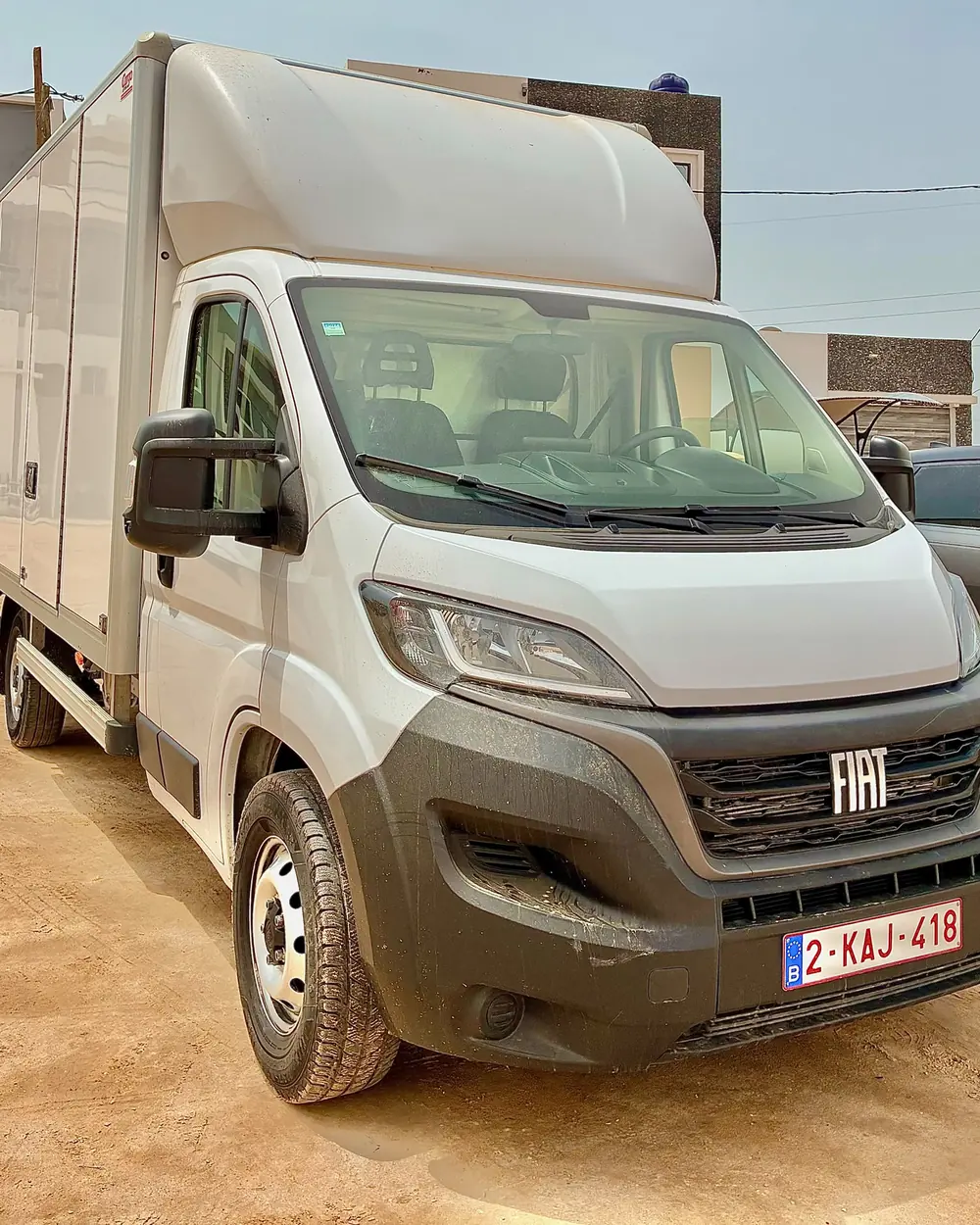 Porteur de marchandises KHOULS, immatriculé en Belgique, à Nouakchott